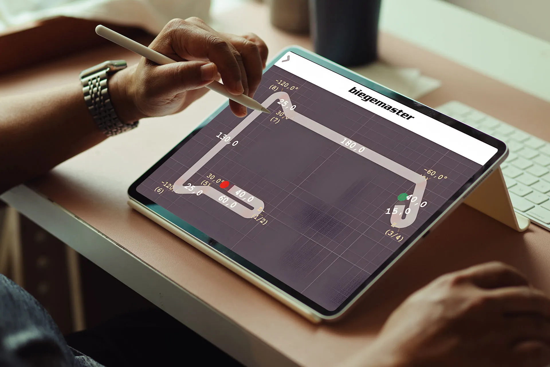 Vom Tablet direkt auf die Biegemaschine - BIEGEMASTER
